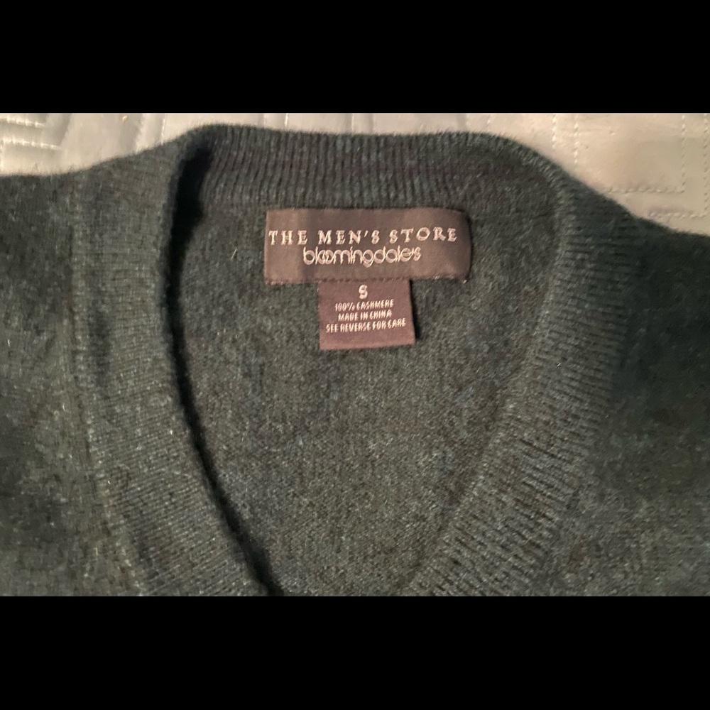 Bloomingdale’s Men”s cashmere sweater